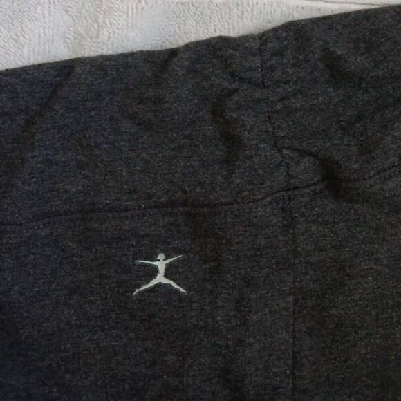 Danskin Sleek Fit NWT Cropped Workout Pants Women's Size Medium Charcoal Grey - Picture 7 of 7